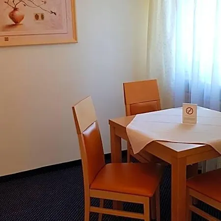 Beuss Hotel 3*